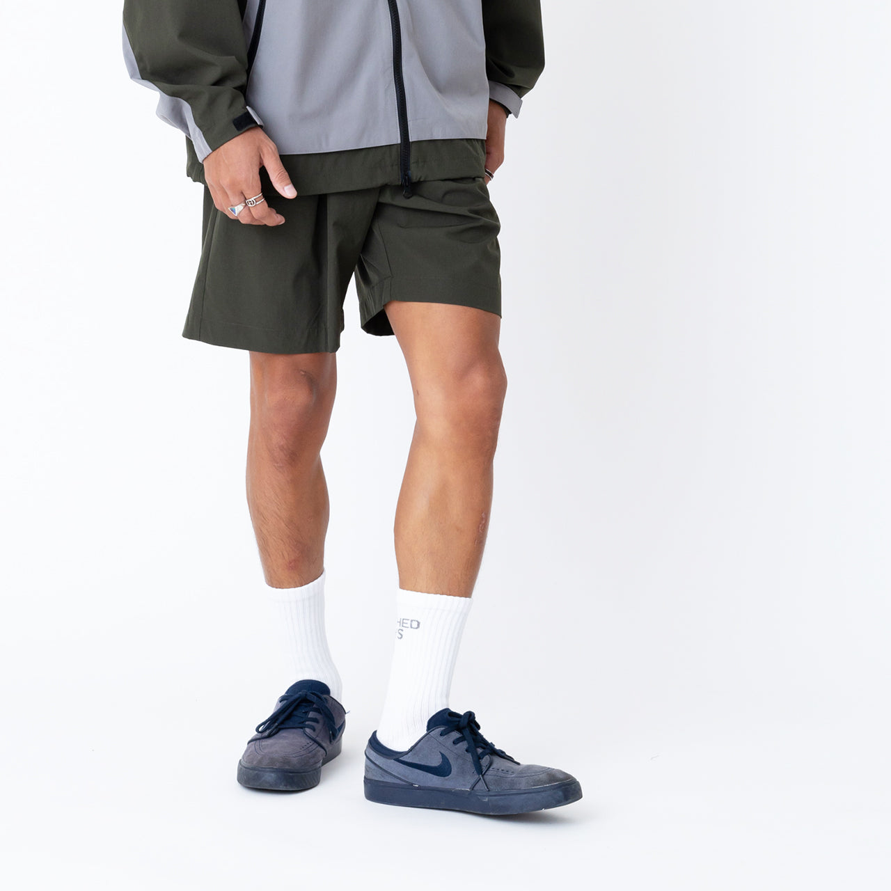 トリップ ショートパンツ